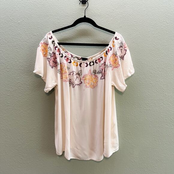 Torrid Cream Off Shoulder Floral Print Boho Southwestern Short Sleeve Blouse - 0 - Picture 2 of 8